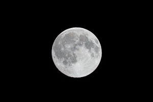 moon-932717_640